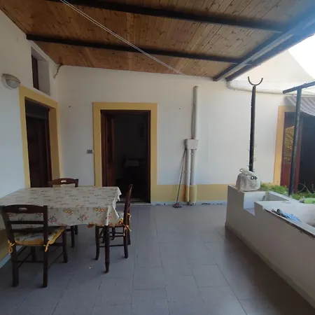 Casa Amena Con Ampio Terrazzo E Giardino Holiday home