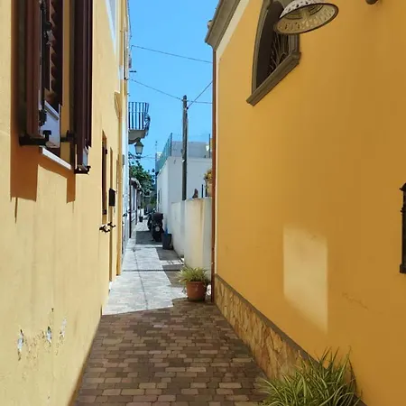 Casa Amena Con Ampio Terrazzo E Giardino Дом отдыха *