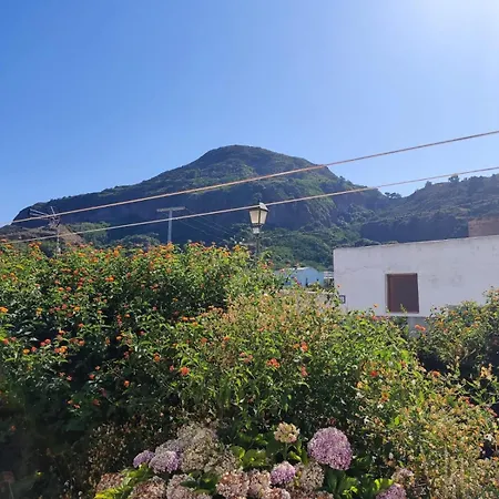 Casa de Férias Casa Amena Con Ampio Terrazzo E Giardino