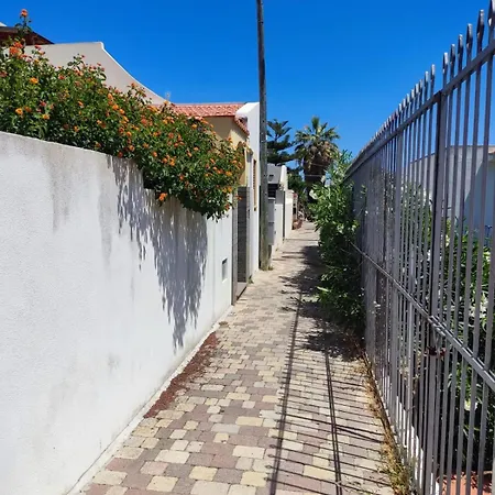 Casa de Férias Casa Amena Con Ampio Terrazzo E Giardino Lípara